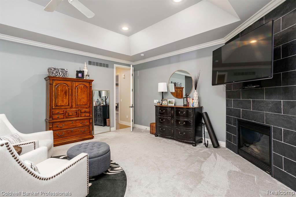 17960 RIDGEVIEW Drive, Northville, MI 48168 — Photo 37