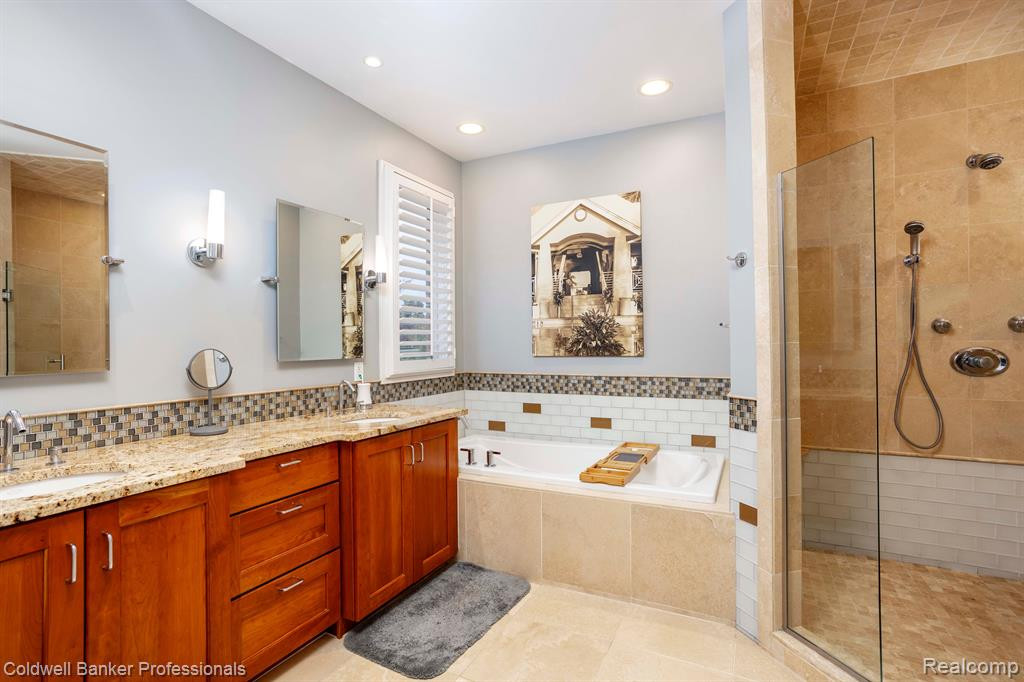 17960 RIDGEVIEW Drive, Northville, MI 48168 — Photo 39