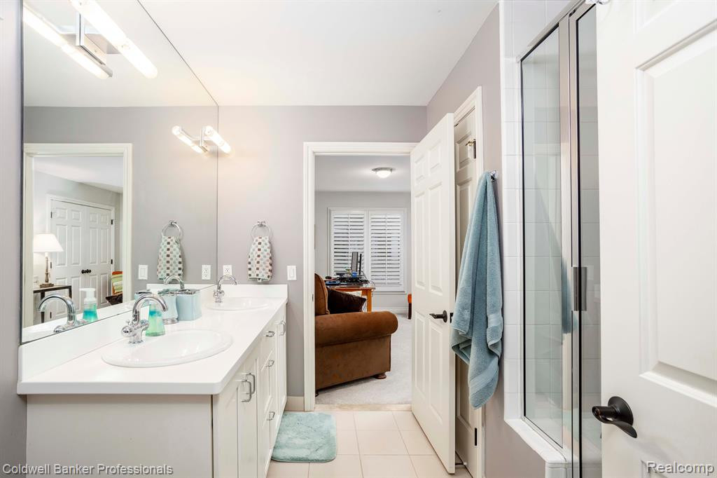 17960 RIDGEVIEW Drive, Northville, MI 48168 — Photo 46
