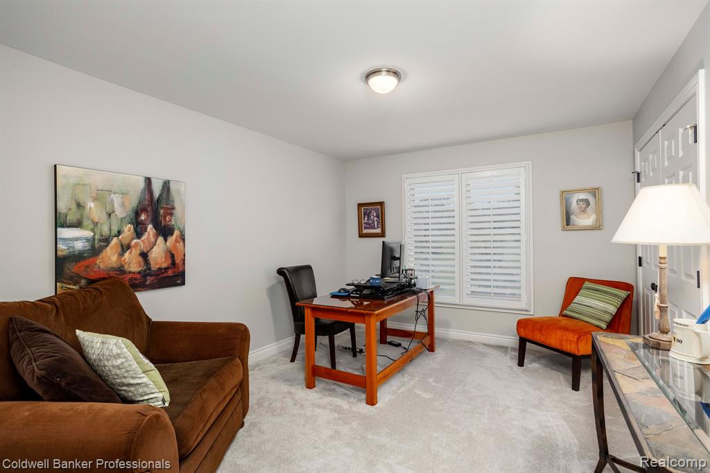 17960 RIDGEVIEW Drive, Northville, MI 48168 — Photo 47