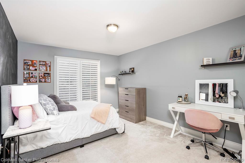 17960 RIDGEVIEW Drive, Northville, MI 48168 — Photo 48
