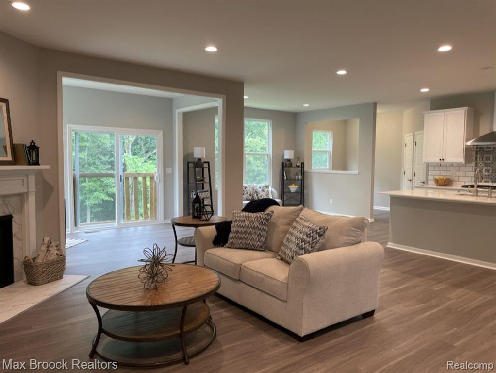 2845 DILLON Drive, Ann Arbor, MI 48105 — Photo 4