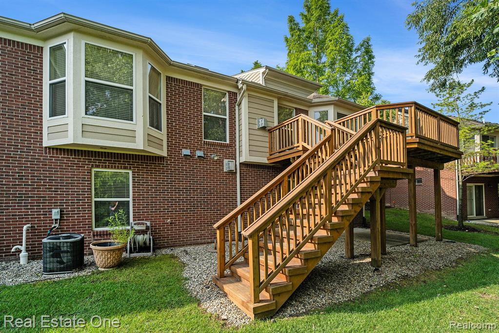 40826 LENOX PARK Drive, Novi, MI 48377 — Photo 2