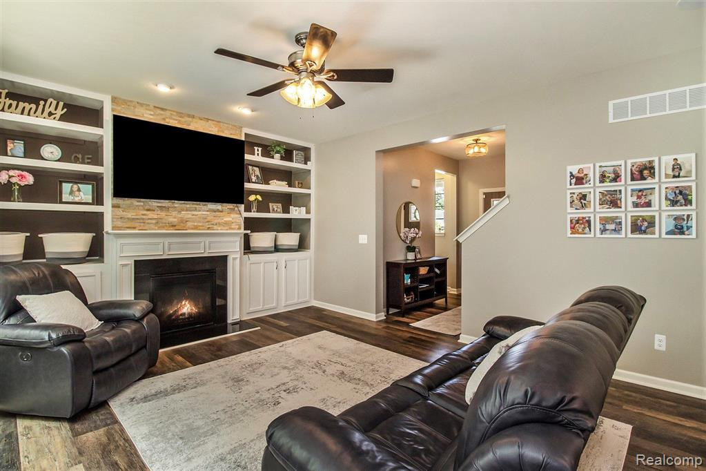 59705 TWIN PINES Drive, New Hudson, MI 48165 — Photo 4