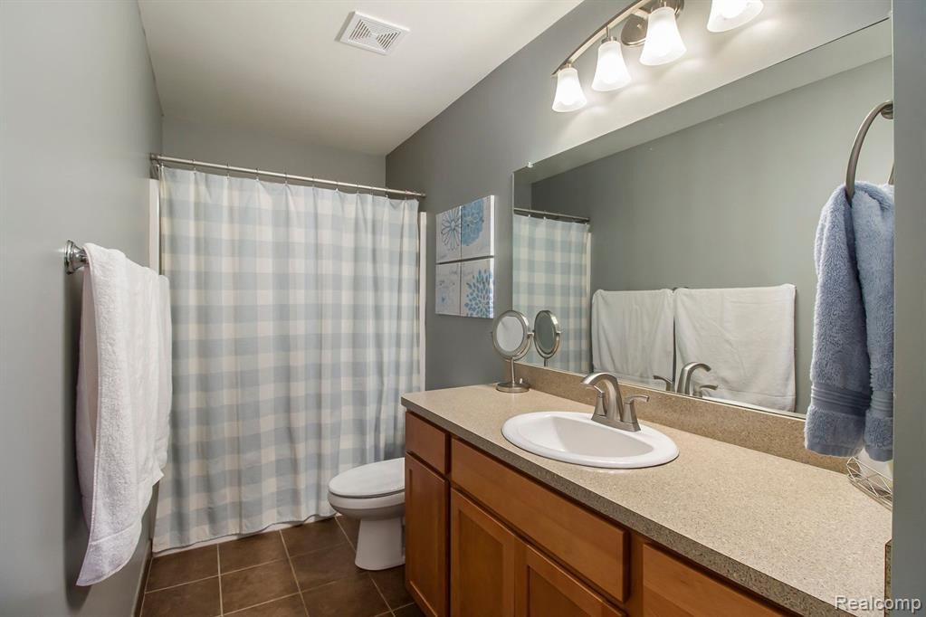 59705 TWIN PINES Drive, New Hudson, MI 48165 — Photo 17