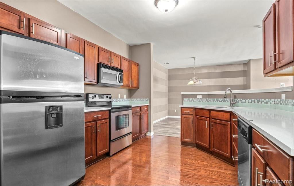 47784 PEMBROKE Drive, Canton, MI 48188 — Photo 3