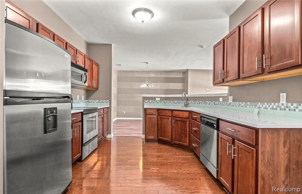47784 PEMBROKE Drive, Canton, MI 48188 — Photo 5