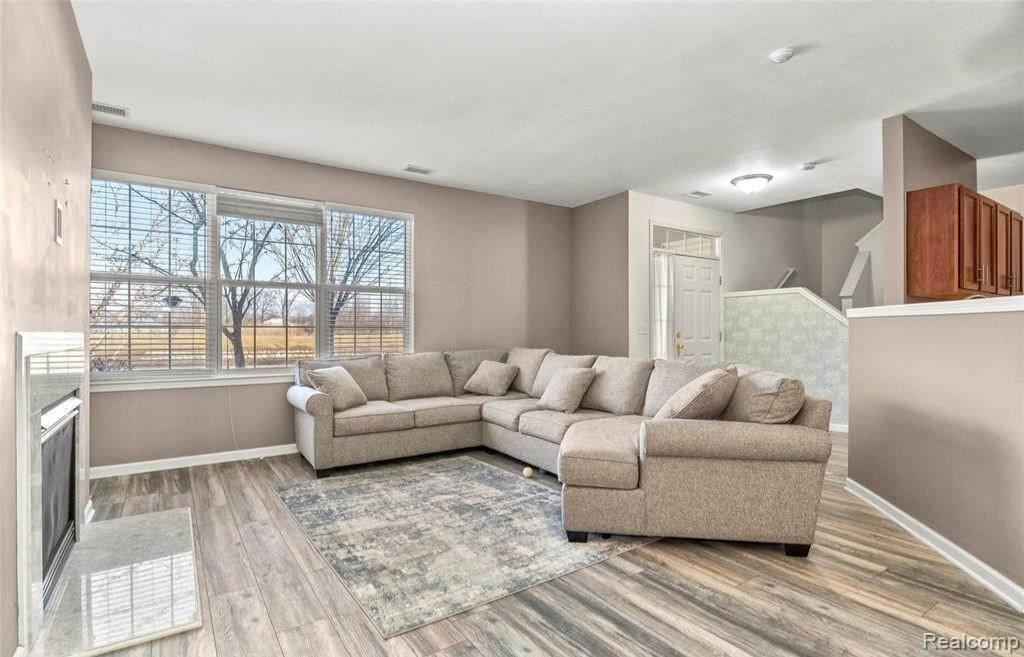 47784 PEMBROKE Drive, Canton, MI 48188 — Photo 6