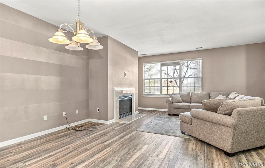 47784 PEMBROKE Drive, Canton, MI 48188 — Photo 8