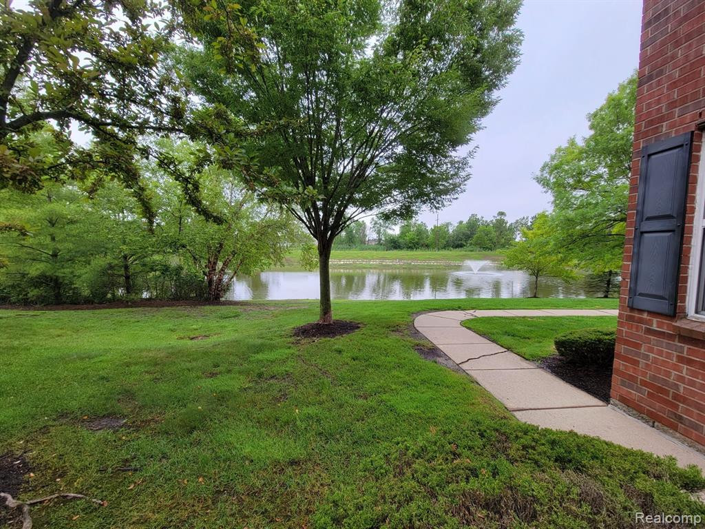 47784 PEMBROKE Drive, Canton, MI 48188 — Photo 12