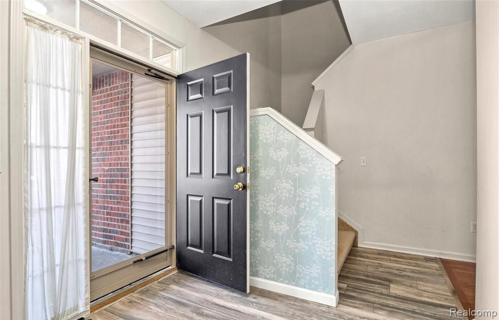 47784 PEMBROKE Drive, Canton, MI 48188 — Photo 13