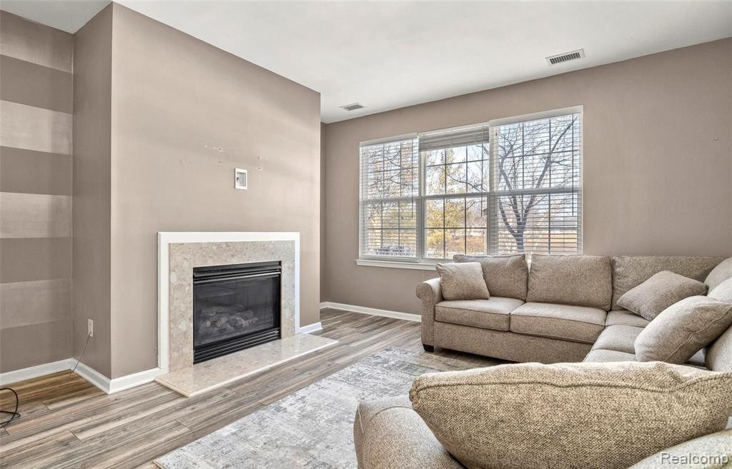 47784 PEMBROKE Drive, Canton, MI 48188 — Photo 15
