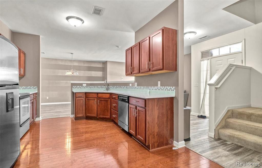 47784 PEMBROKE Drive, Canton, MI 48188 — Photo 17