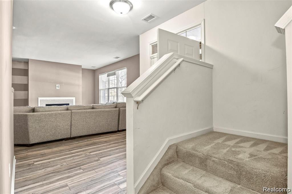 47784 PEMBROKE Drive, Canton, MI 48188 — Photo 29