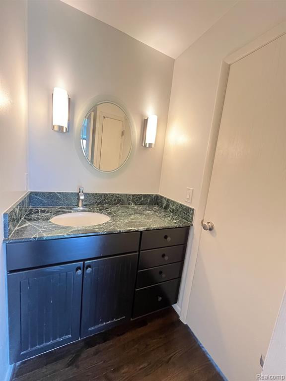 3138 LINDENWOOD Drive, Dearborn, MI 48120 — Photo 8