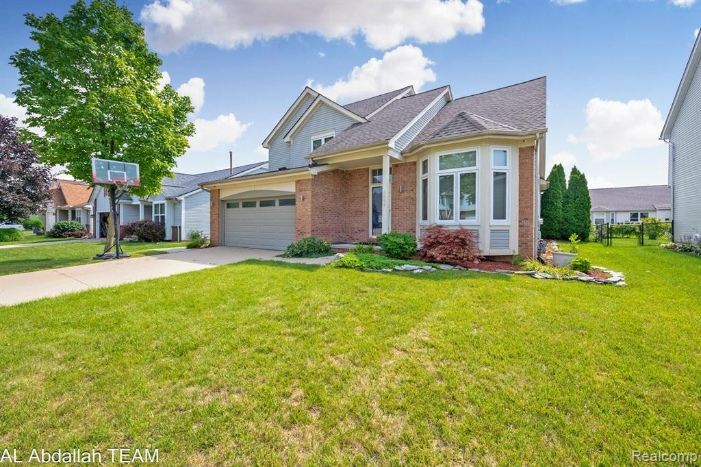 6599 ROBINDALE Drive, Ypsilanti, MI 48197 — Photo 2
