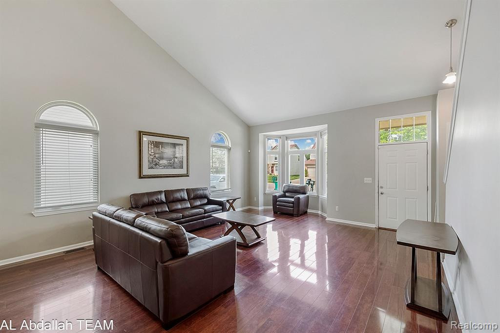 6599 ROBINDALE Drive, Ypsilanti, MI 48197 — Photo 8