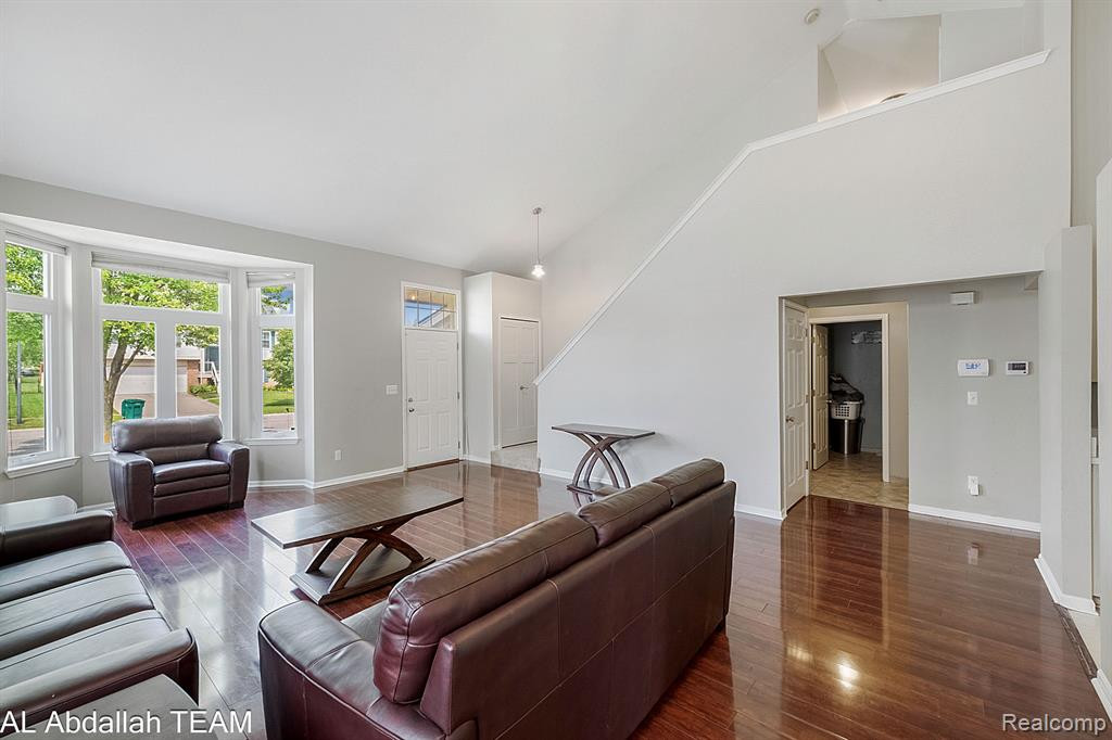 6599 ROBINDALE Drive, Ypsilanti, MI 48197 — Photo 10