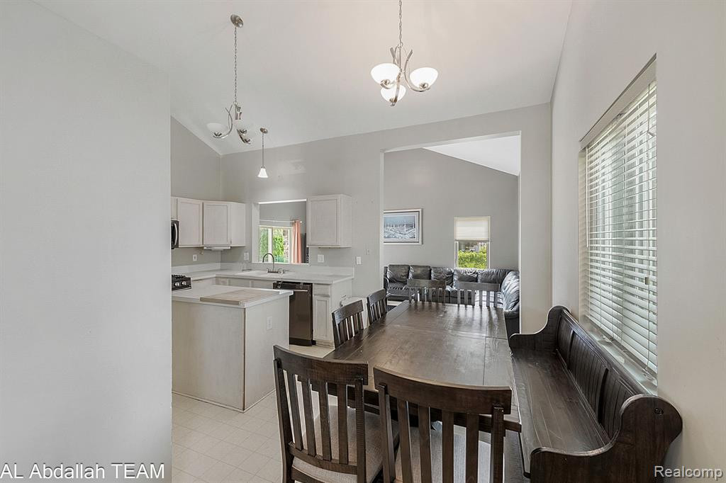 6599 ROBINDALE Drive, Ypsilanti, MI 48197 — Photo 12