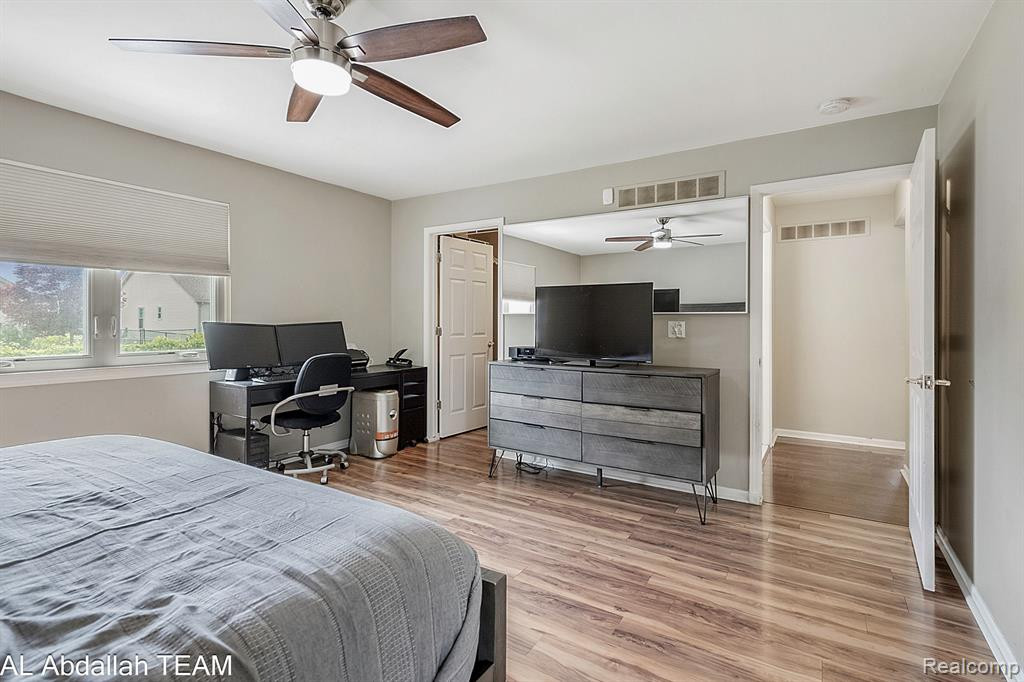 6599 ROBINDALE Drive, Ypsilanti, MI 48197 — Photo 21