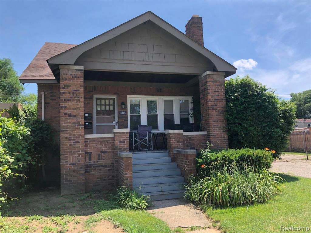 808 E 11 MILE Road, Royal Oak, MI 48067 — front exterior
