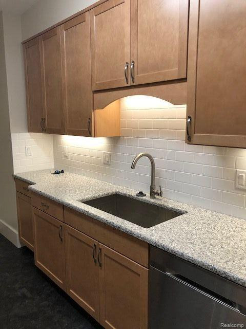 808 E 11 MILE Road, Royal Oak, MI 48067 — Photo 4