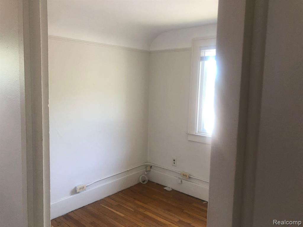 808 E 11 MILE Road, Royal Oak, MI 48067 — Photo 8