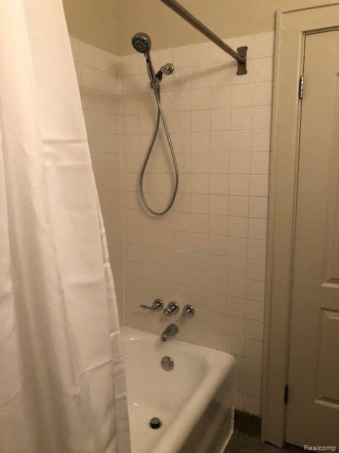 808 E 11 MILE Road, Royal Oak, MI 48067 — Photo 10