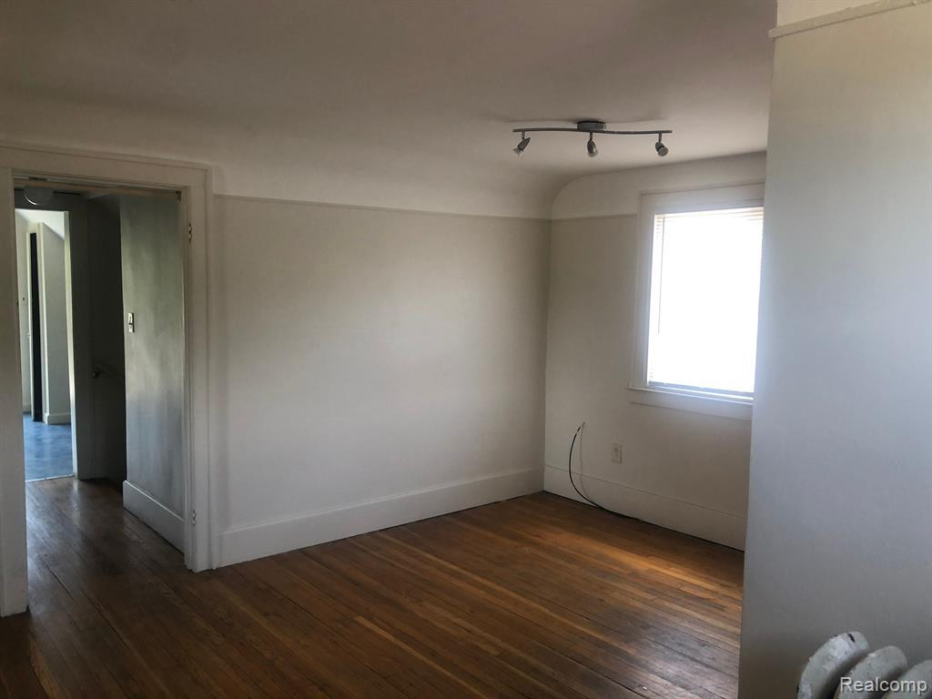 808 E 11 MILE Road, Royal Oak, MI 48067 — Photo 12