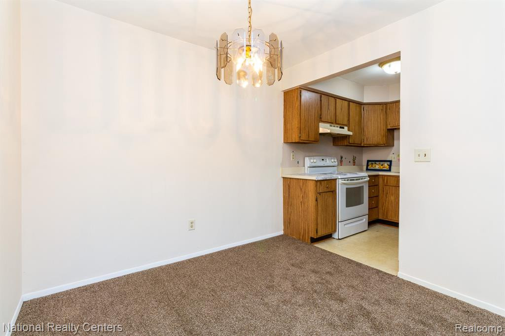 7624 MANOR CIRCLE, #103, Westland, MI — Photo 9