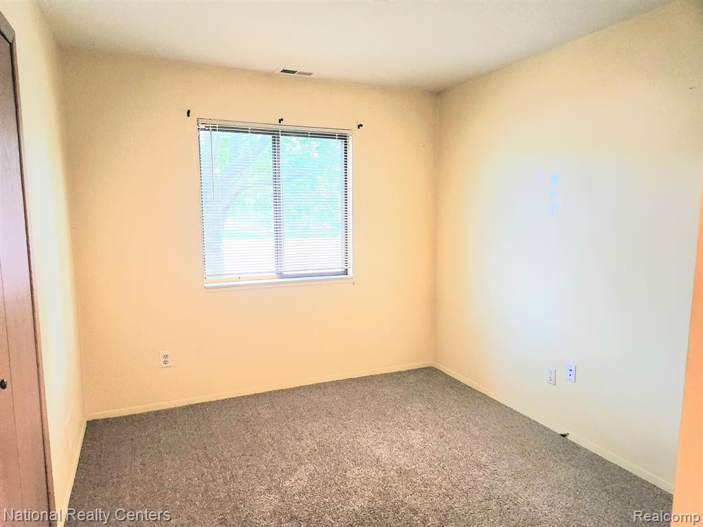 7624 MANOR CIRCLE, #103, Westland, MI — Photo 14