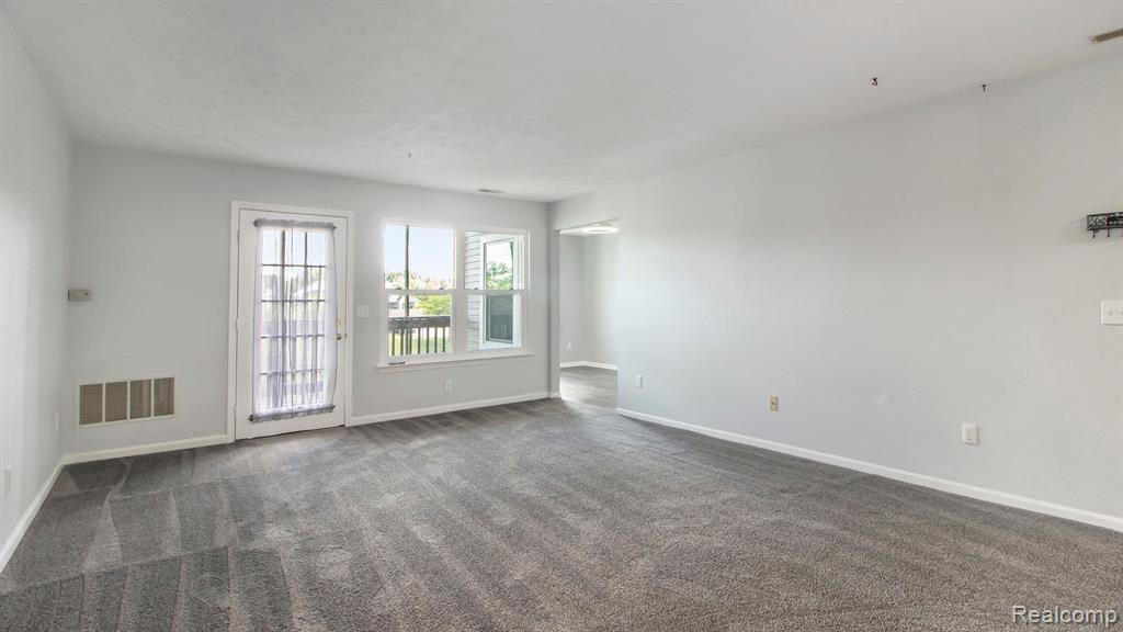 1535 WEATHERSTONE Drive, Ann Arbor, MI 48108 — Photo 5