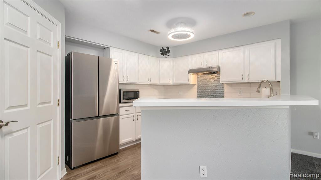 1535 WEATHERSTONE Drive, Ann Arbor, MI 48108 — Photo 8