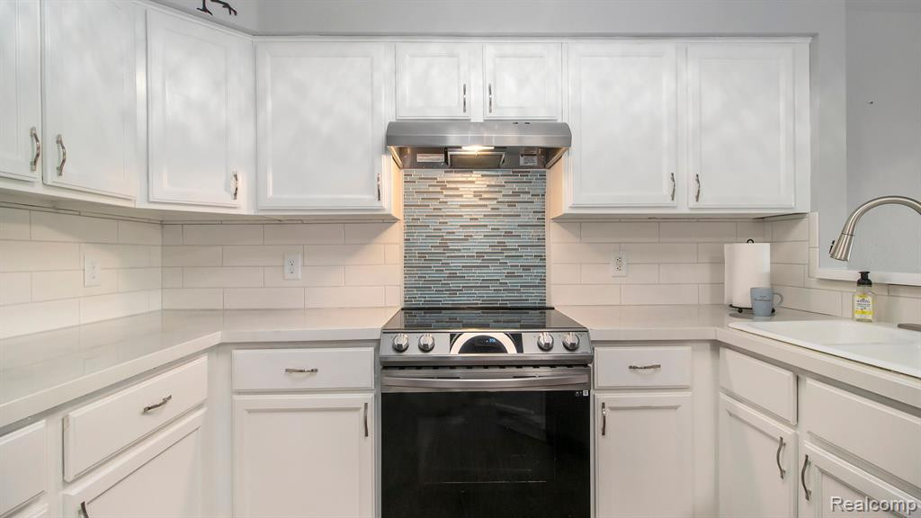 1535 WEATHERSTONE Drive, Ann Arbor, MI 48108 — Photo 9