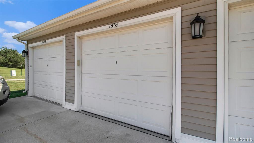 1535 WEATHERSTONE Drive, Ann Arbor, MI 48108 — Photo 20