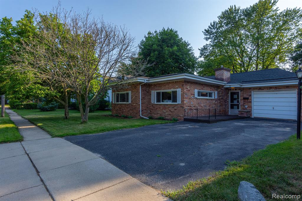 59 MECHANIC Street, Oxford, MI 48371 — Photo 2