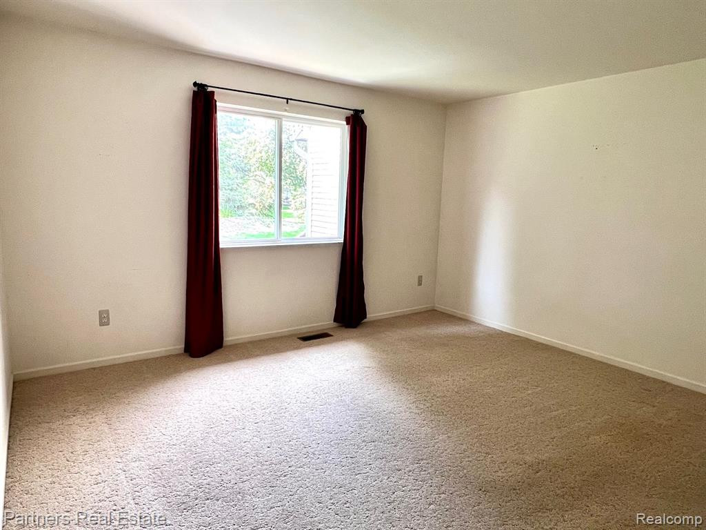 347 WOODFIELD SQUARE Lane, 106, Brighton, MI 48116 — Photo 9