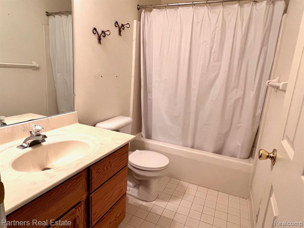 347 WOODFIELD SQUARE Lane, 106, Brighton, MI 48116 — Photo 12