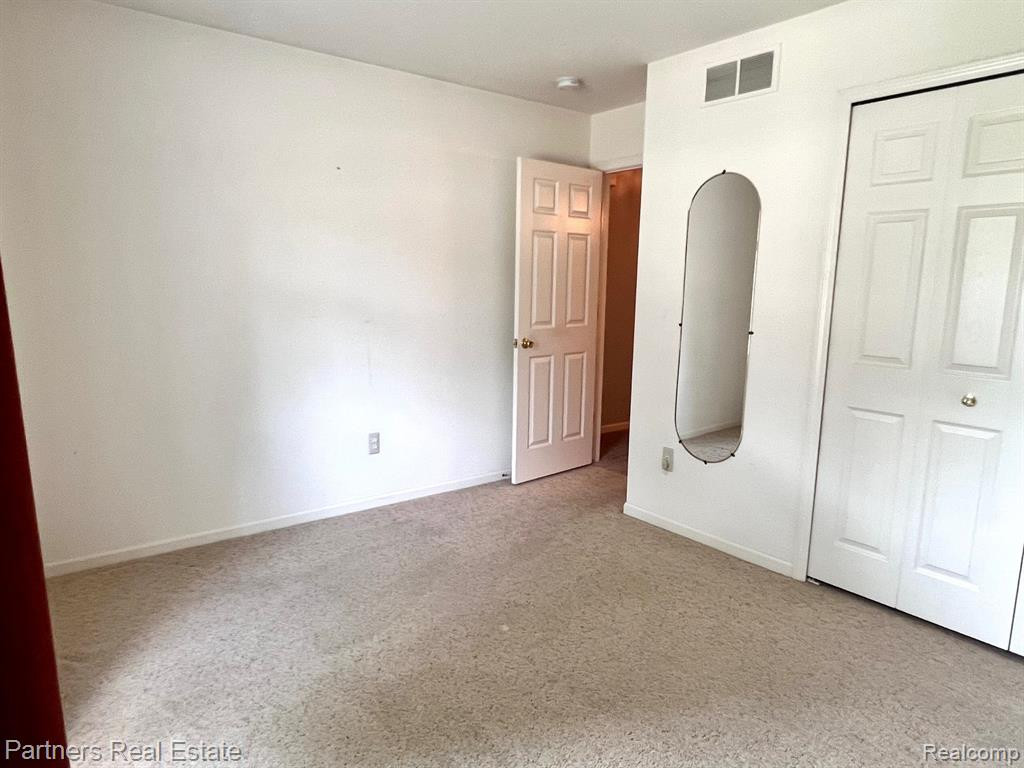 347 WOODFIELD SQUARE Lane, 106, Brighton, MI 48116 — Photo 14