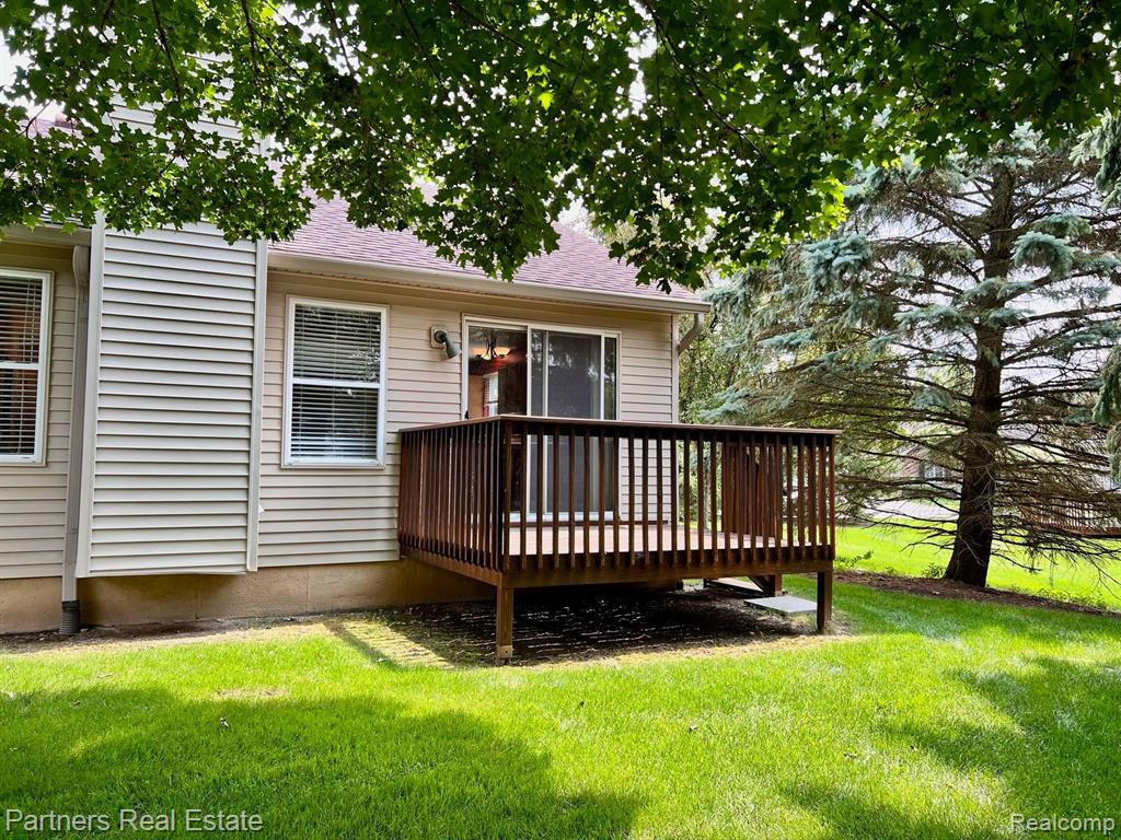 347 WOODFIELD SQUARE Lane, 106, Brighton, MI 48116 — Photo 30