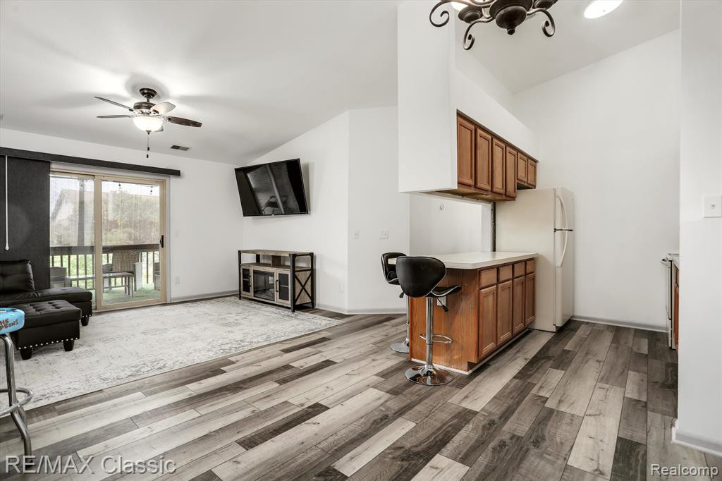 45842 PRAIRIEGRASS Court, Van Buren, MI 48111 — Photo 4