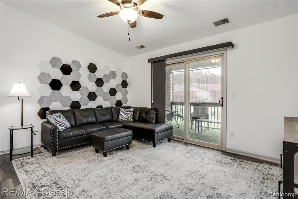 45842 PRAIRIEGRASS Court, Van Buren, MI 48111 — Photo 8