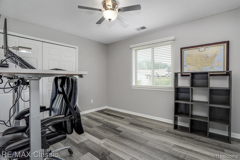 45842 PRAIRIEGRASS Court, Van Buren, MI 48111 — Photo 12