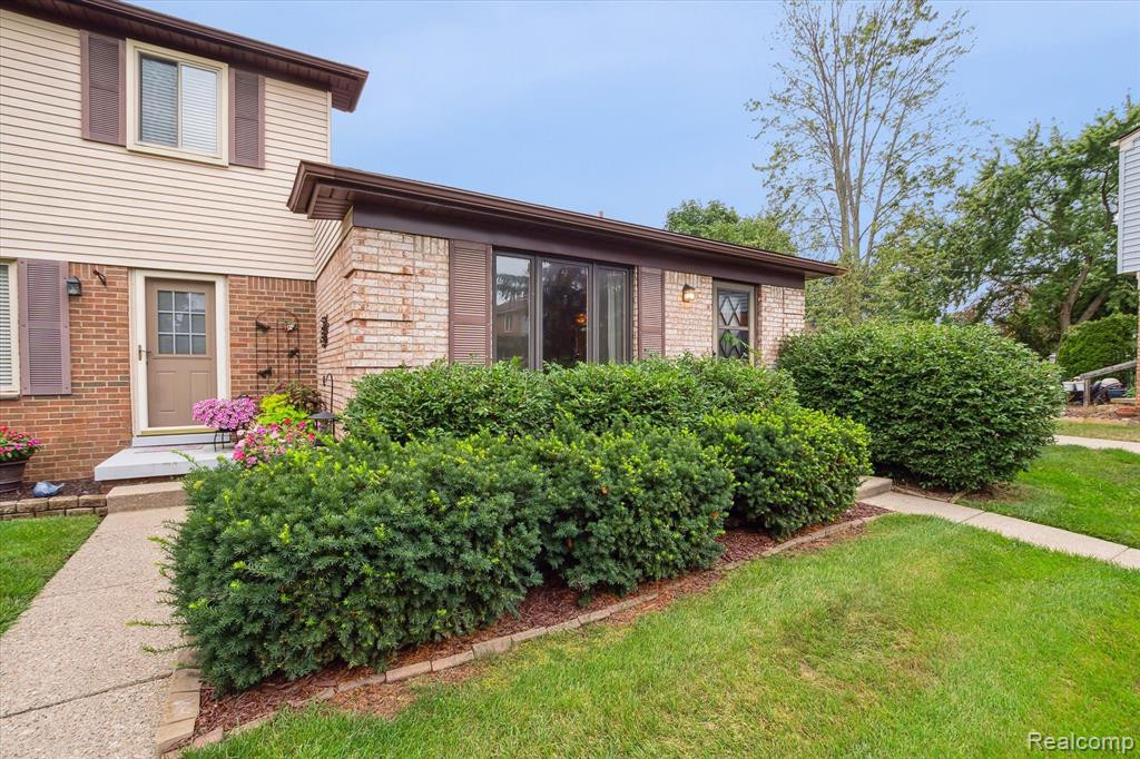 616 LAMBKINS, Saline, MI 48176 — front exterior