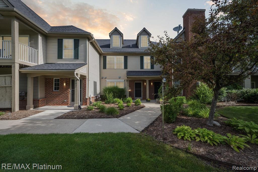 4070 Hampton Ridge Boulevard, Howell, MI 48843 — front exterior