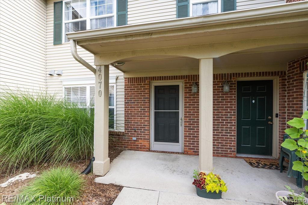 4070 Hampton Ridge Boulevard, Howell, MI 48843 — Photo 2