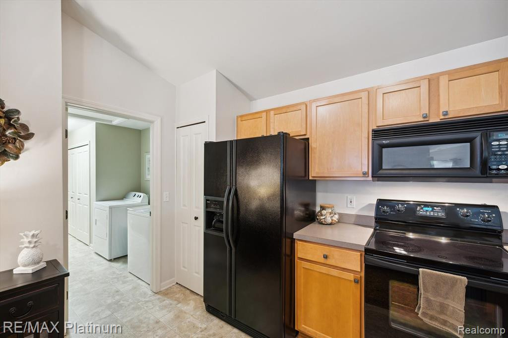 4070 Hampton Ridge Boulevard, Howell, MI 48843 — Photo 12