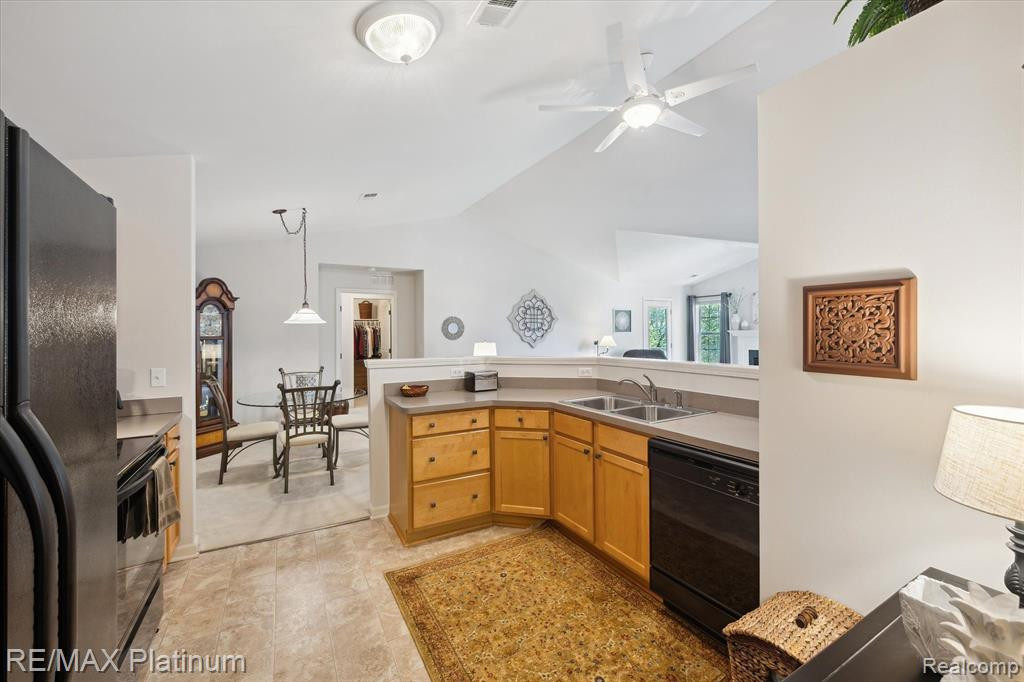 4070 Hampton Ridge Boulevard, Howell, MI 48843 — Photo 15