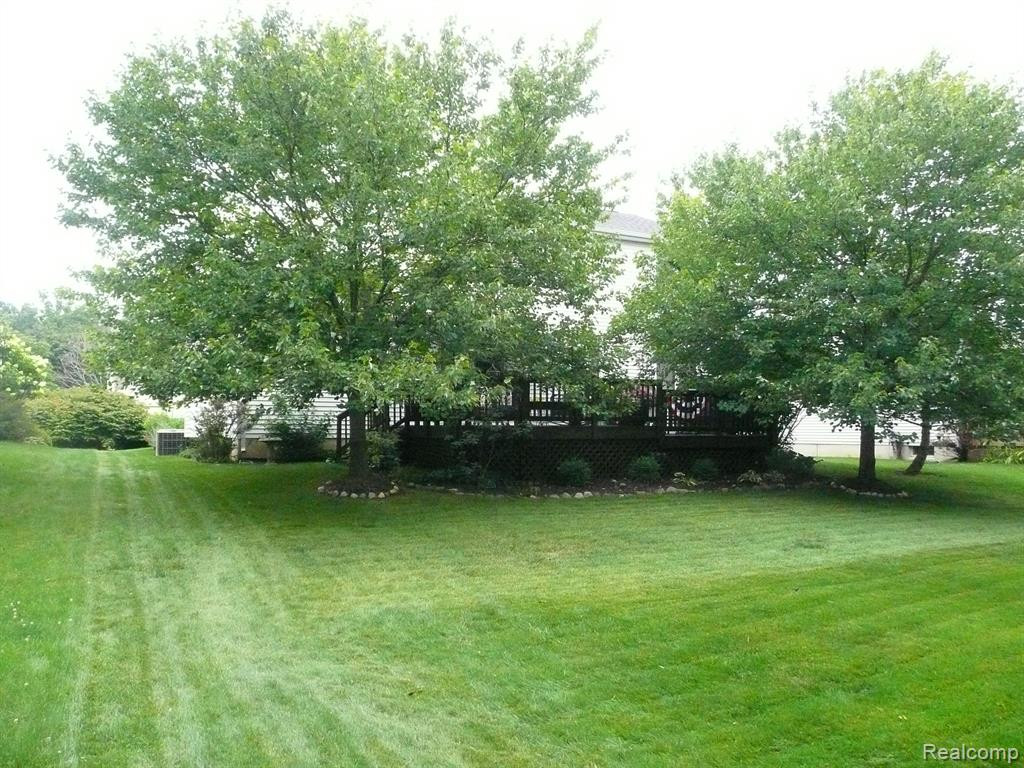 431 Woodland Drive W, Saline, MI 48176 — Photo 4