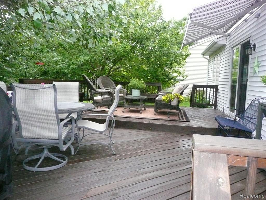 431 Woodland Drive W, Saline, MI 48176 — Photo 8